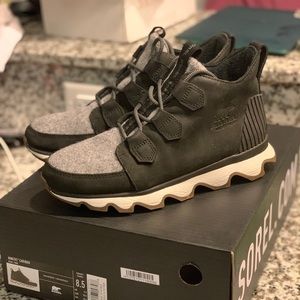 Sorel kinetic caribou black/gray 8.5